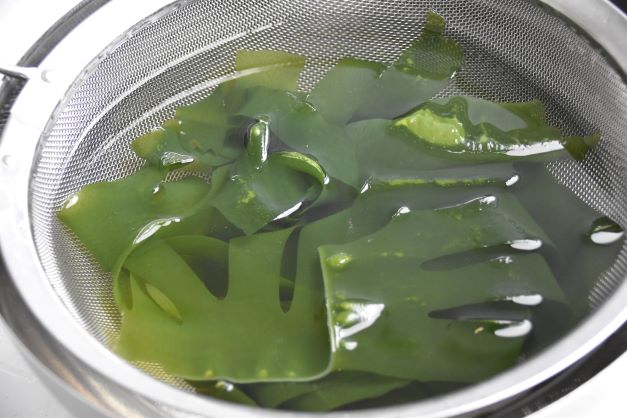 FRESH SALTED NARUTO WAKAME (Net Weight 3.17oz)  Made In Japan